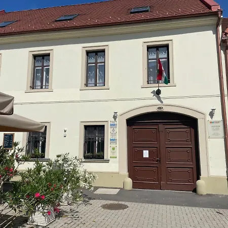 Apartman 44 Apartment *